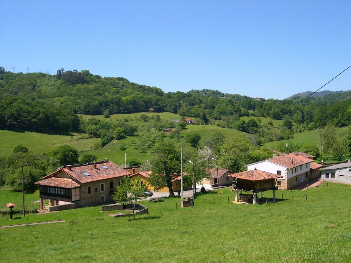 Piloña Turismo Rural El Sidronゲストハウス エクステリア 写真